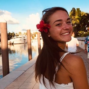 Meet your Posher, Lexi